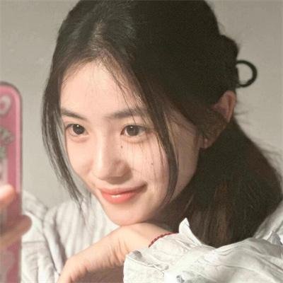 模仿女孩